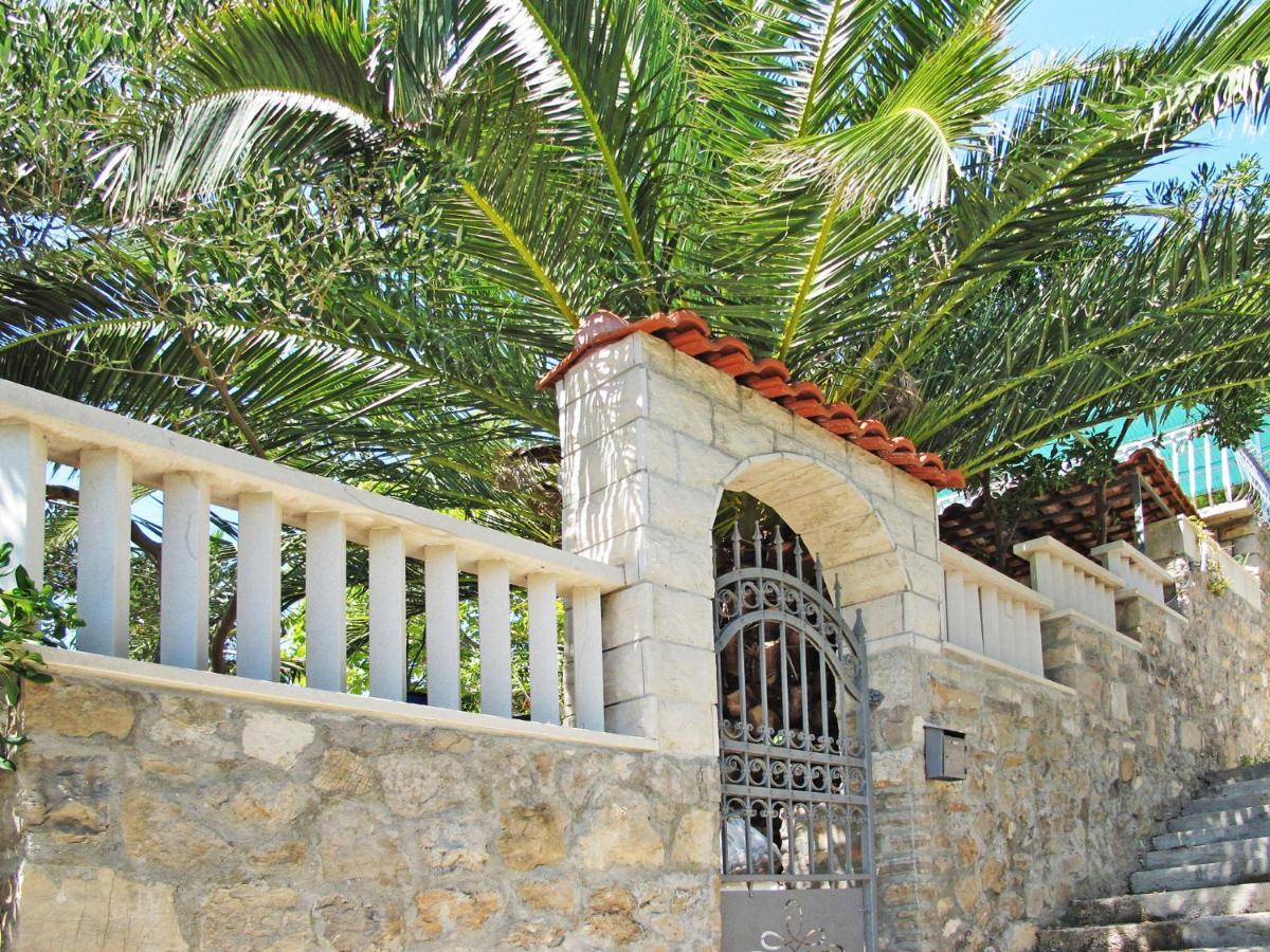 Holiday Home Garden Apartment - Brc650 By Interhome Sumartin Exterior photo